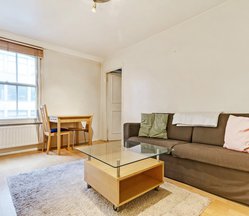 25 The Cloisters, 145 Commercial Street, E1