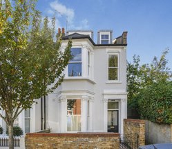 55C Brewster Gardens, W10
