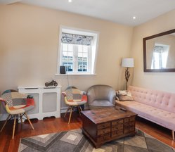 G, 11 Castletown Road, W14