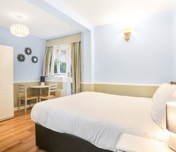 B3, 11 Castletown Road, W14