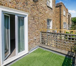2, 30 Delaford Street, SW6