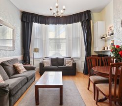 A, 11 Castletown Road, W14