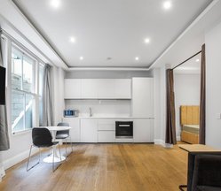 1, 41 Clanricarde Gardens, W2
