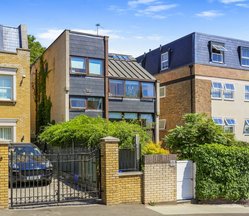 16a Spencer Hill, SW19