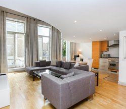 15 Matiere Place, 35-37 Earls Court Square, SW5
